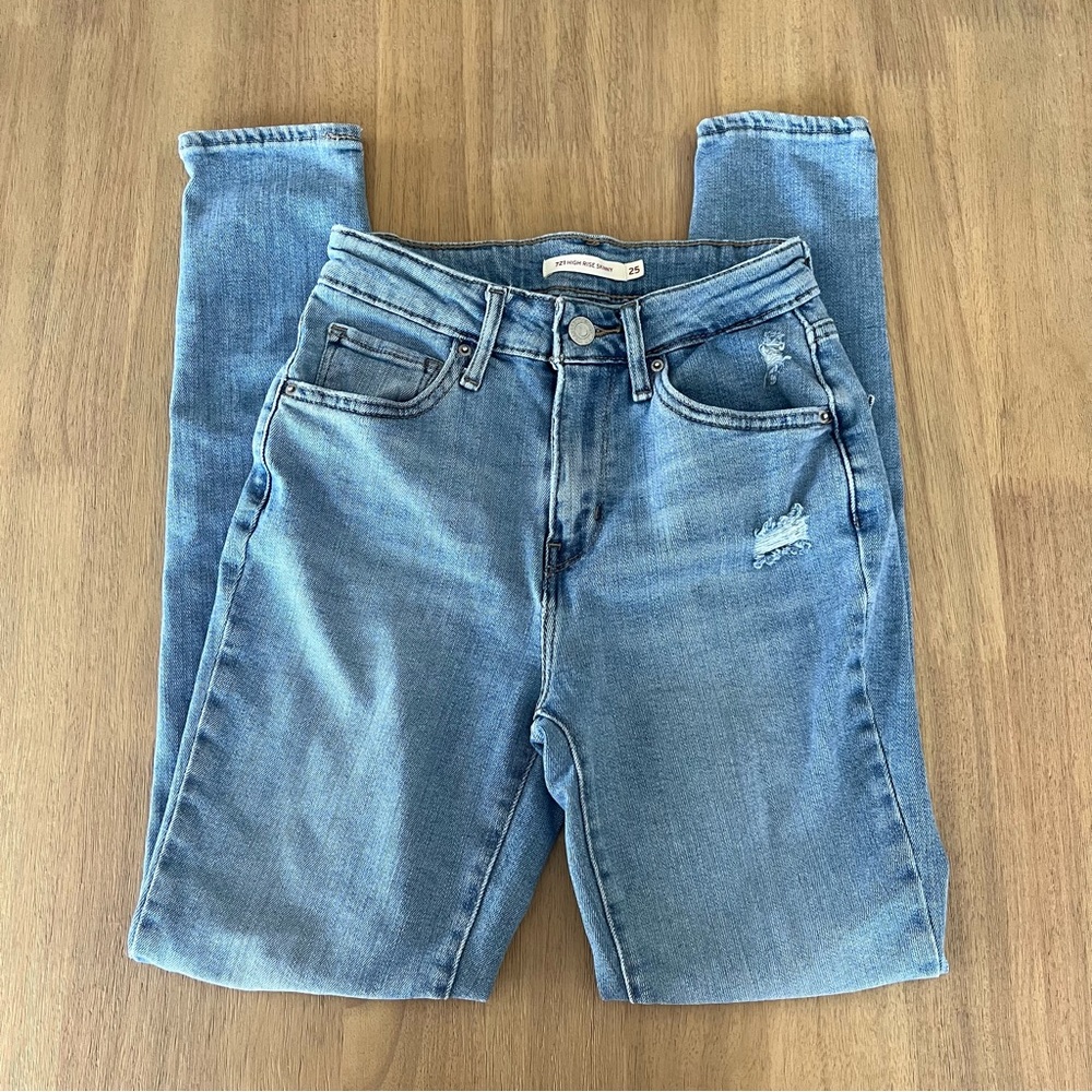 Levi Strauss & Co 721 High Rise Skinny Size 25 Light Wash Ripped Blue Jeans